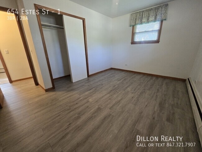 Building Photo - 654 Estes St