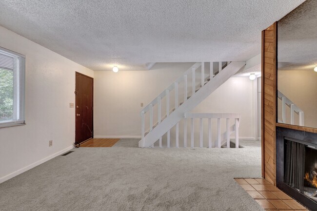 Building Photo - 266 W Rockrimmon Blvd
