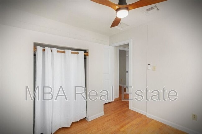 Building Photo - 1338 W Monroe St