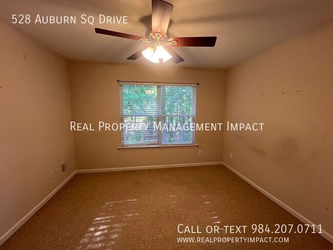 Building Photo - 528 Auburn Square Dr