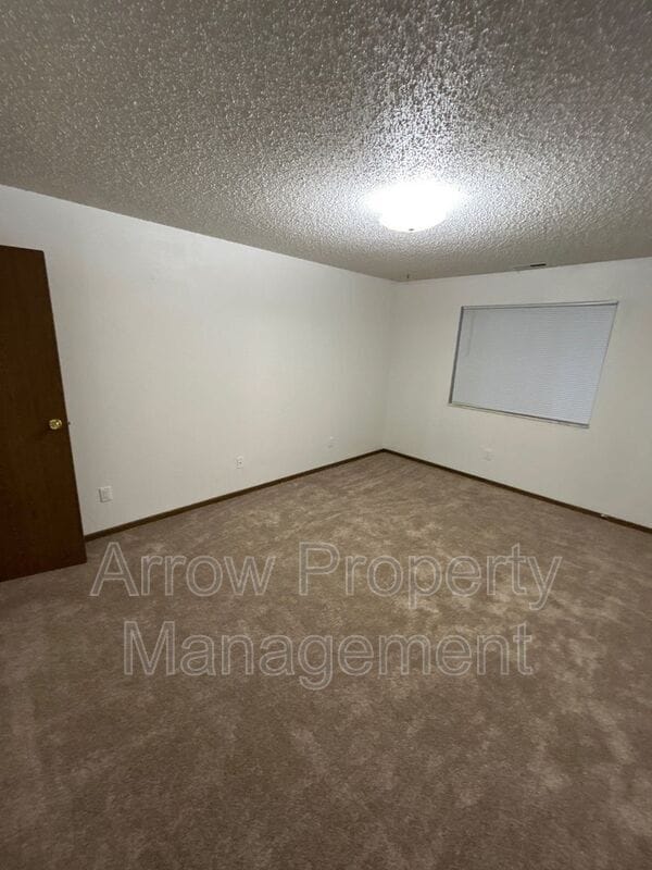 Building Photo - 203 E Arbor Ave