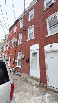 Building Photo - 525 1/2 Elliger Street