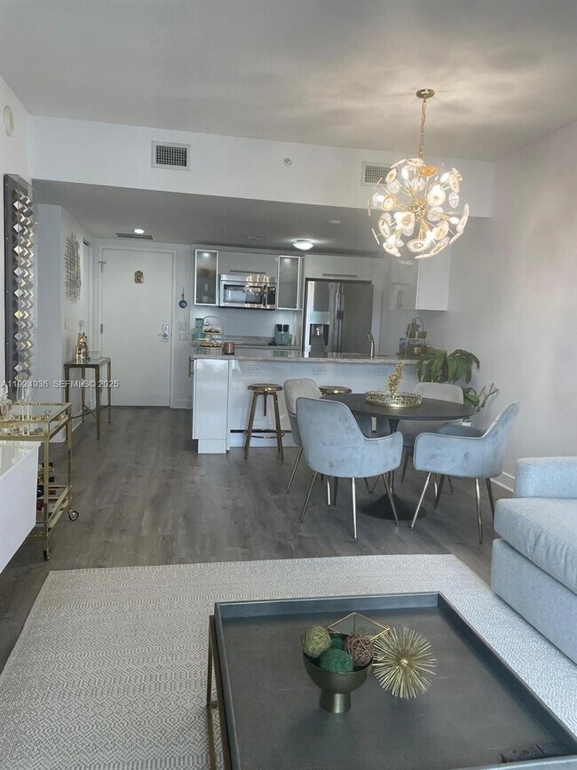 Building Photo - 185 SW 7th St