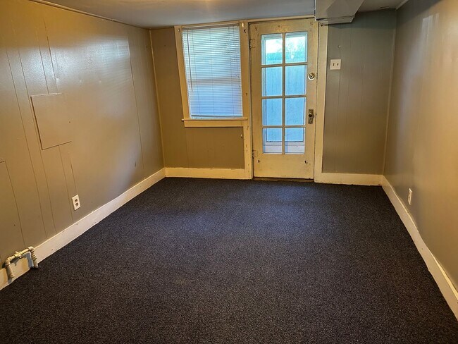 Building Photo - 2022 9th Ave