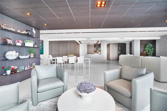 Building Photo - 3535 S Ocean Dr