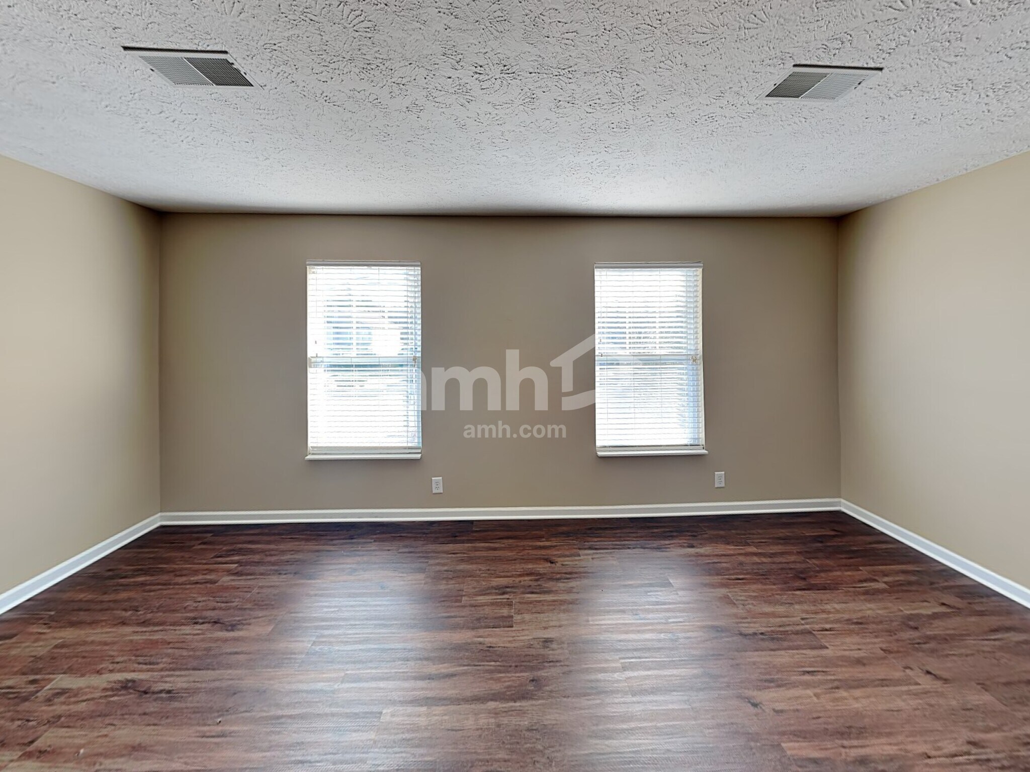 Building Photo - 3055 Hidden Creek Dr