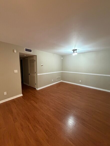 Building Photo - 1394 N Crossing Dr NE