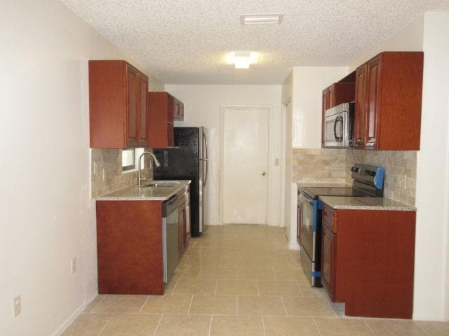 Building Photo - 11348 Linden Dr
