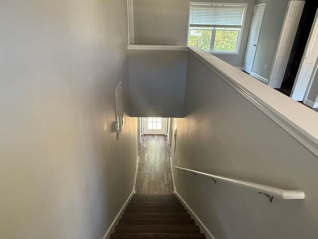 Building Photo - Spacious 3 Bedroom, 3.5bath in central Joh...