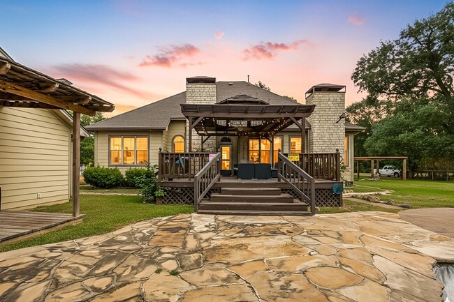 Building Photo - 21427 Tophill Dr