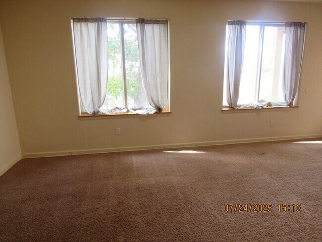 Building Photo - 1417 Fir Ct