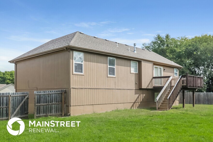 Building Photo - 16423 Richmond Ct
