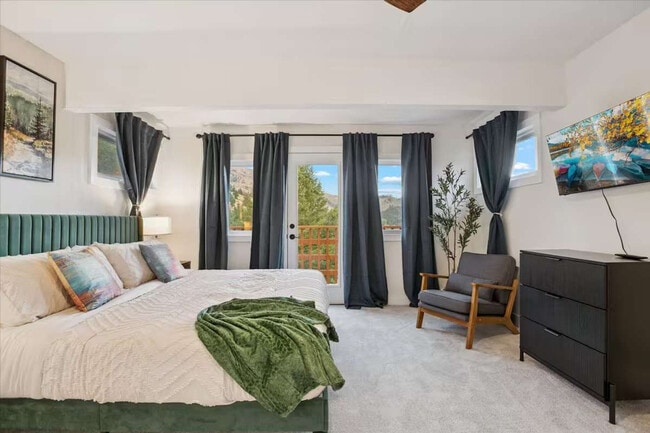 Building Photo - 6186 Sunshine Canyon Dr