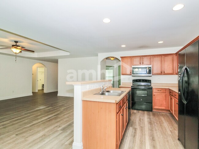 Building Photo - 1254 Clancy Dr NE