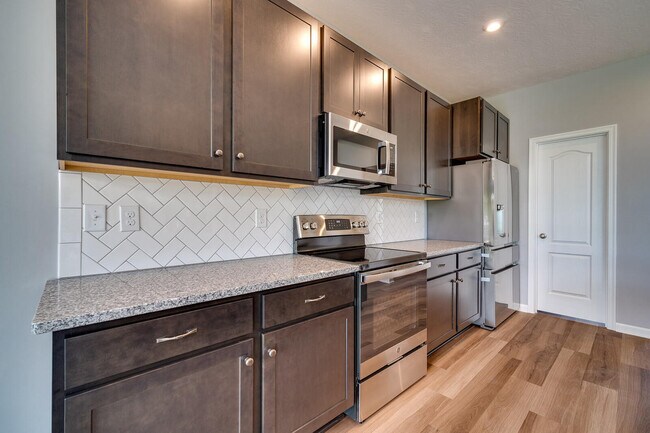 Building Photo - 1744 Ardennes Oak Dr