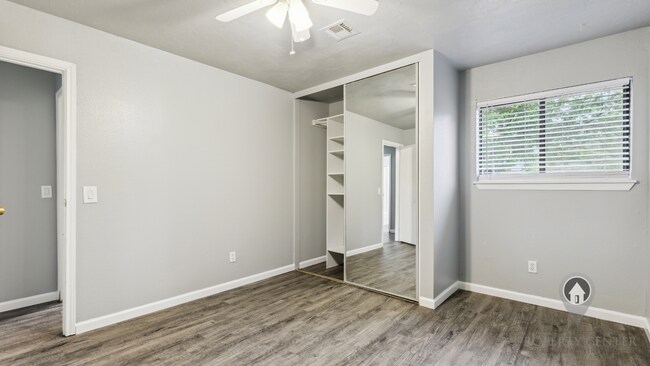 Building Photo - Charming Updated Gem Near Quail Springs!