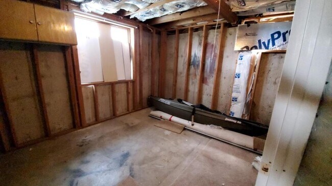 Building Photo - 266 W 4625 S