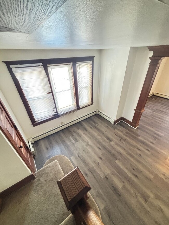 Building Photo - Charming Craftsman-Style Split Home – 3 Bedrooms, 1 Bath