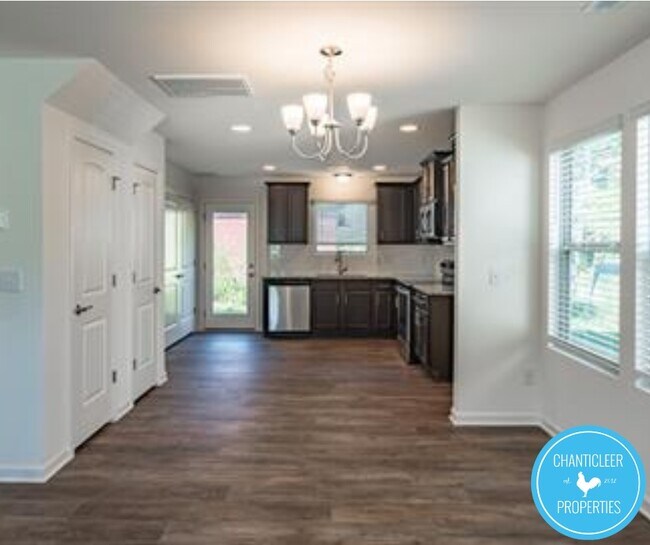 Building Photo - 10 Rochambeau Ct