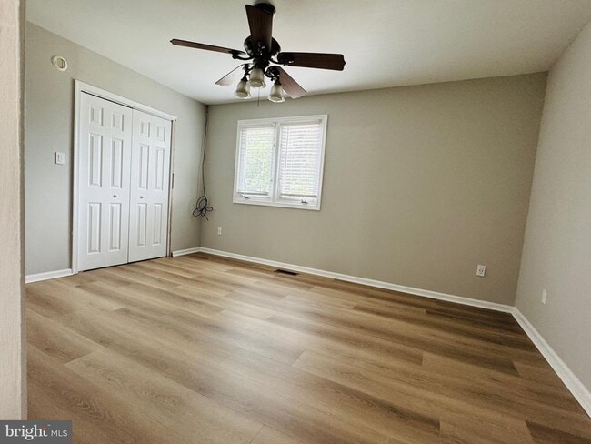 Building Photo - 137 Krista Ct