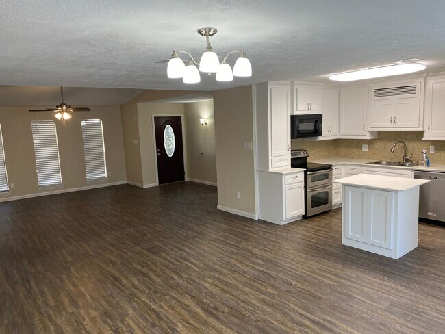 Building Photo - 5702 Golden Grove Ln