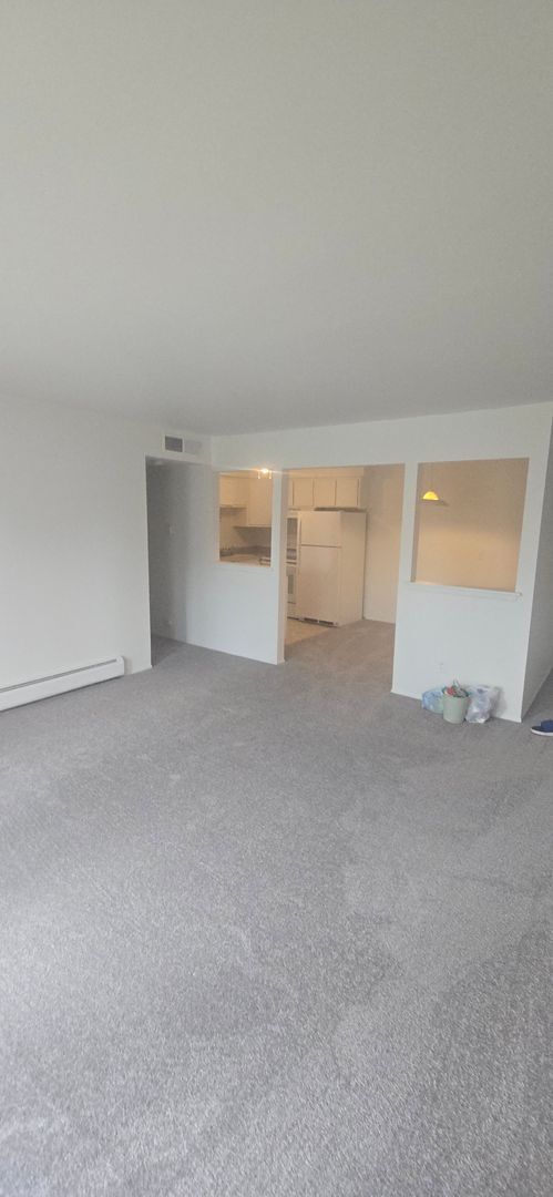Building Photo - 2 bed 2 bath condominium