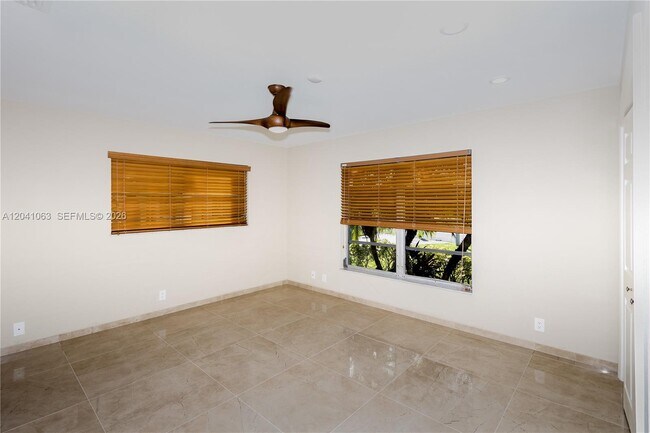 Building Photo - 16641 Royal Poinciana Dr