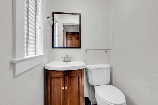 Building Photo - 1117 Harvard St