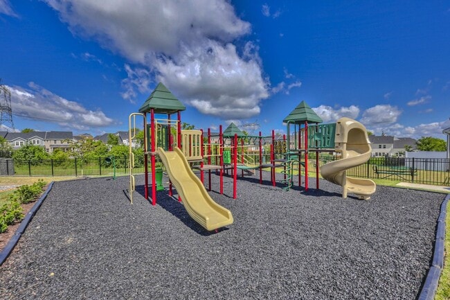 Building Photo - New Townhome- Heart of Gallatin