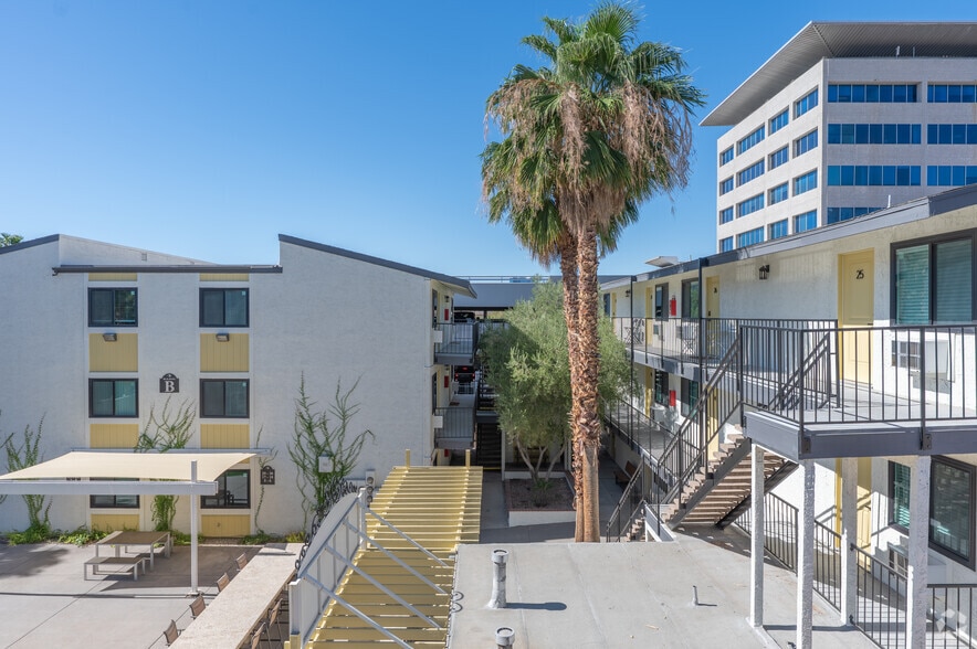 Community - 8th Street Apartments