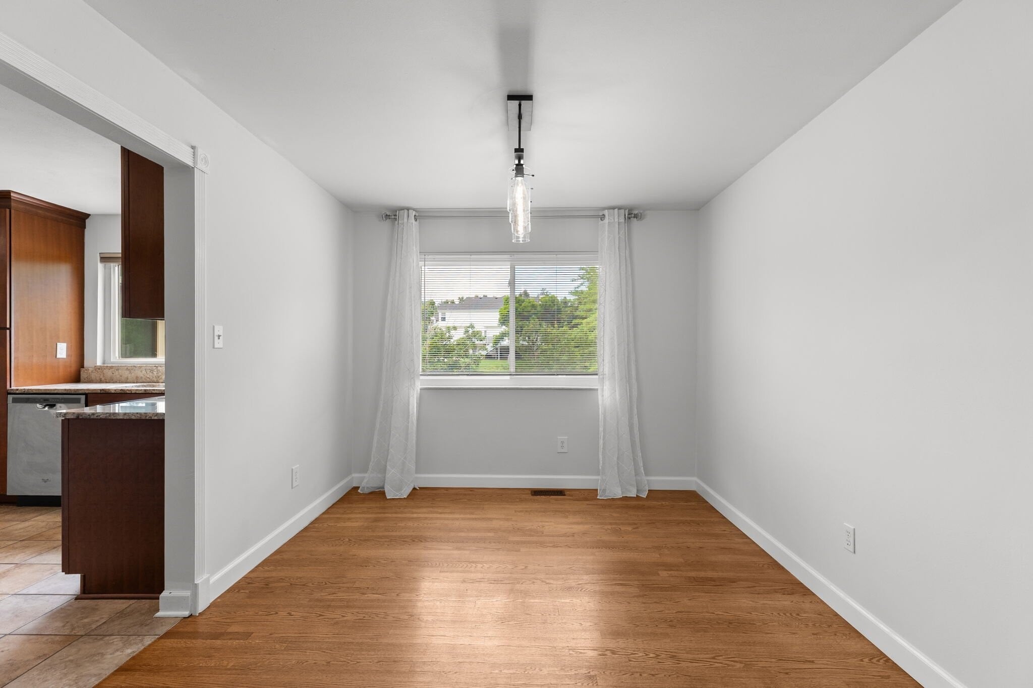 Building Photo - 701 Oak Run Ln