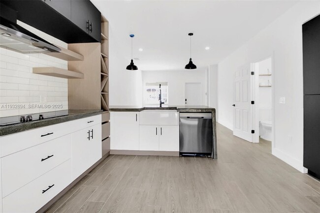 Building Photo - 16911 SW 137th Ct