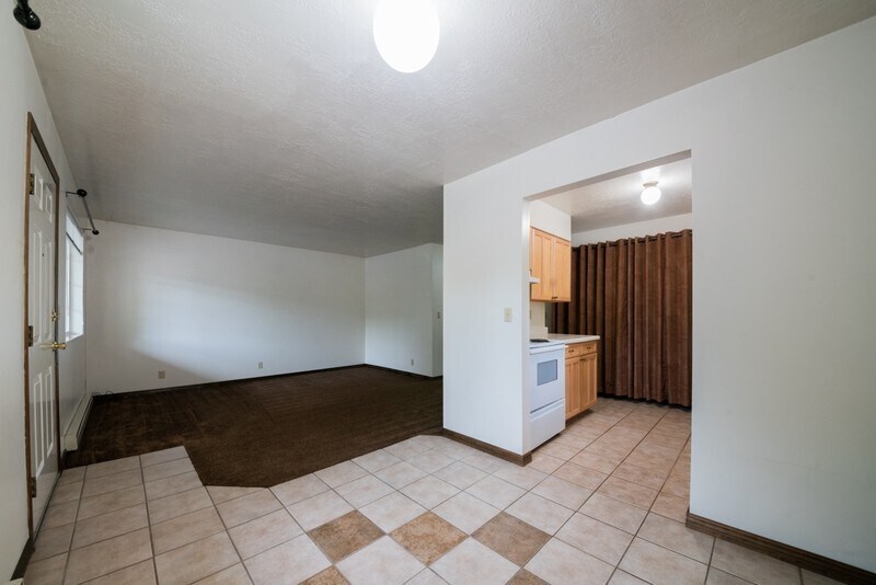 Building Photo - 1729 N 200 W