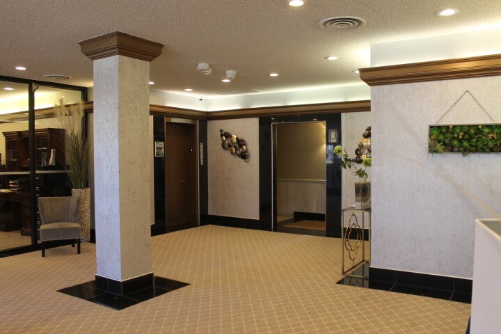 Building Photo - 921 Green Star Dr