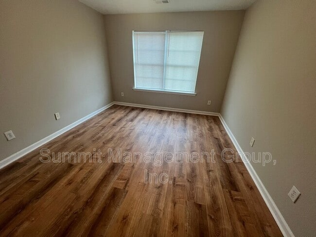 Building Photo - 95 Creek Way