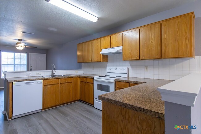 Building Photo - 3409 Toledo Dr