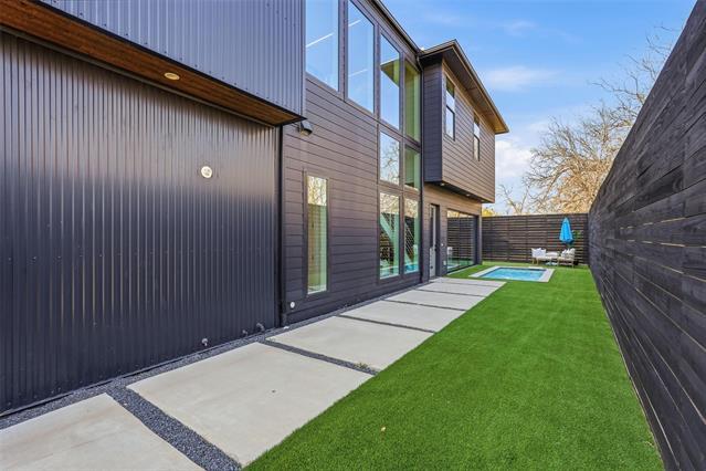 Building Photo - 3633 Thedford Ave