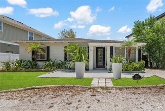 Building Photo - 3606 W Royal Palm Cir