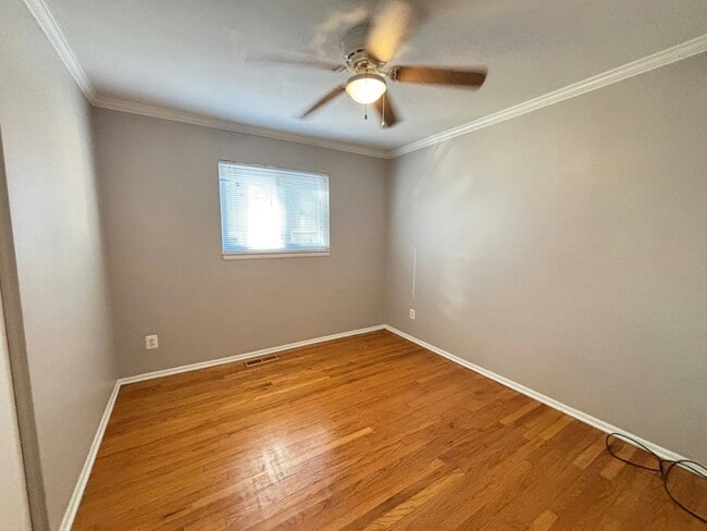 Building Photo - 1760 E Harry Ave