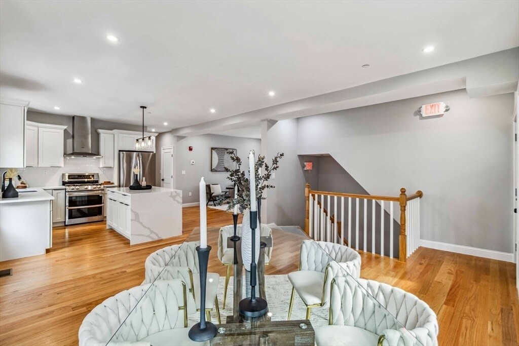 Building Photo - 16 Alston St