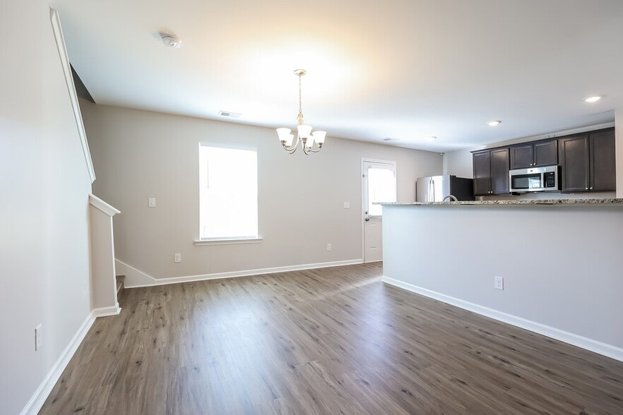 Building Photo - 408 Bronson Dr