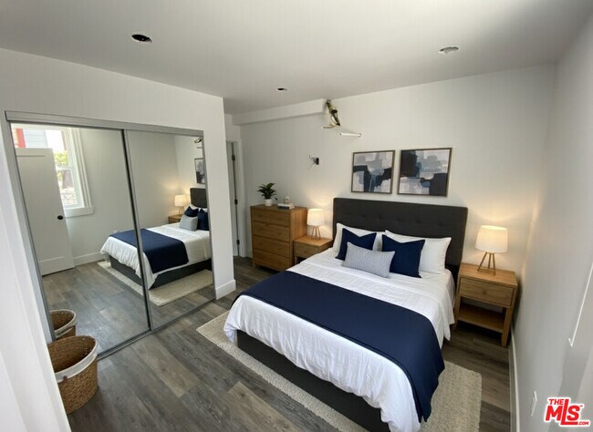 Building Photo - 1301 W 22nd St