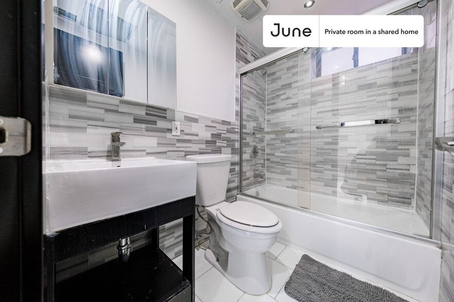 Building Photo - Room in Shared 4 bed/2 bath home in Upper West Side