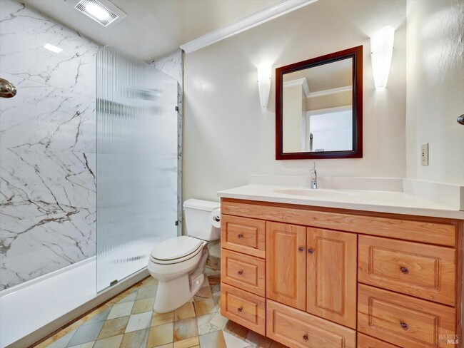 Building Photo - 367 Eden Roc Dr