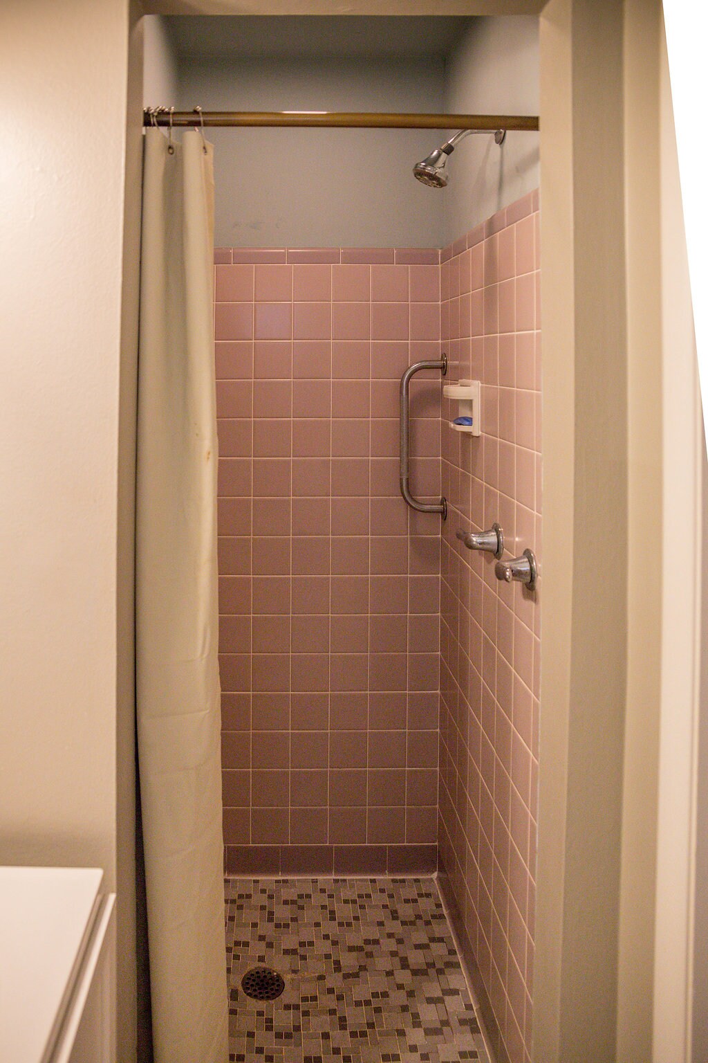 Building Photo - 4350 E 60th St