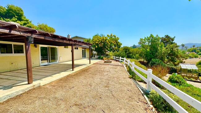 Building Photo - Awesome Single-Story Ranch-Style Home with...