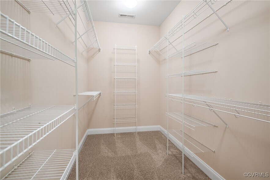 Building Photo - 11465 Pinewild Dr