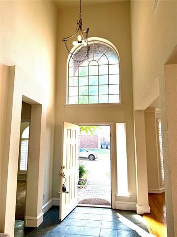Building Photo - 9312 Cedardale Dr