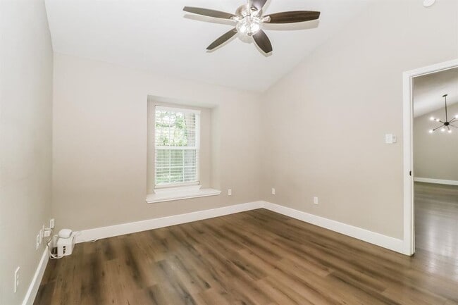 Building Photo - 6323 Avery Island Ave