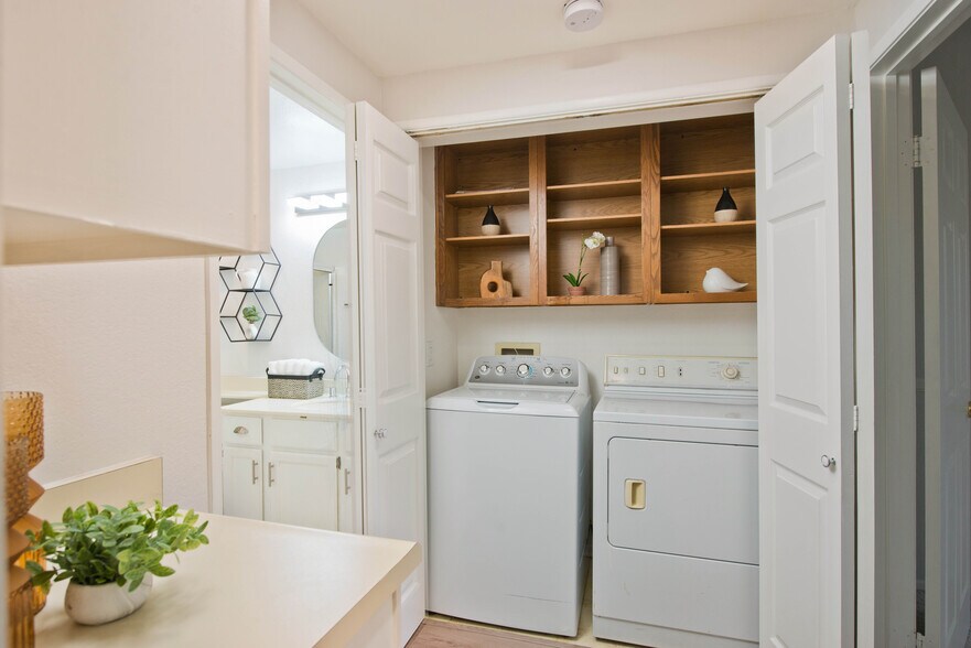 Building Photo - 14347 Albers St